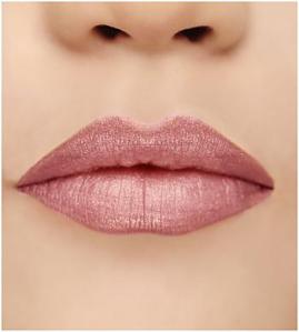 Picture courtesy of: http://www.tomford.com/lips-and-boys/